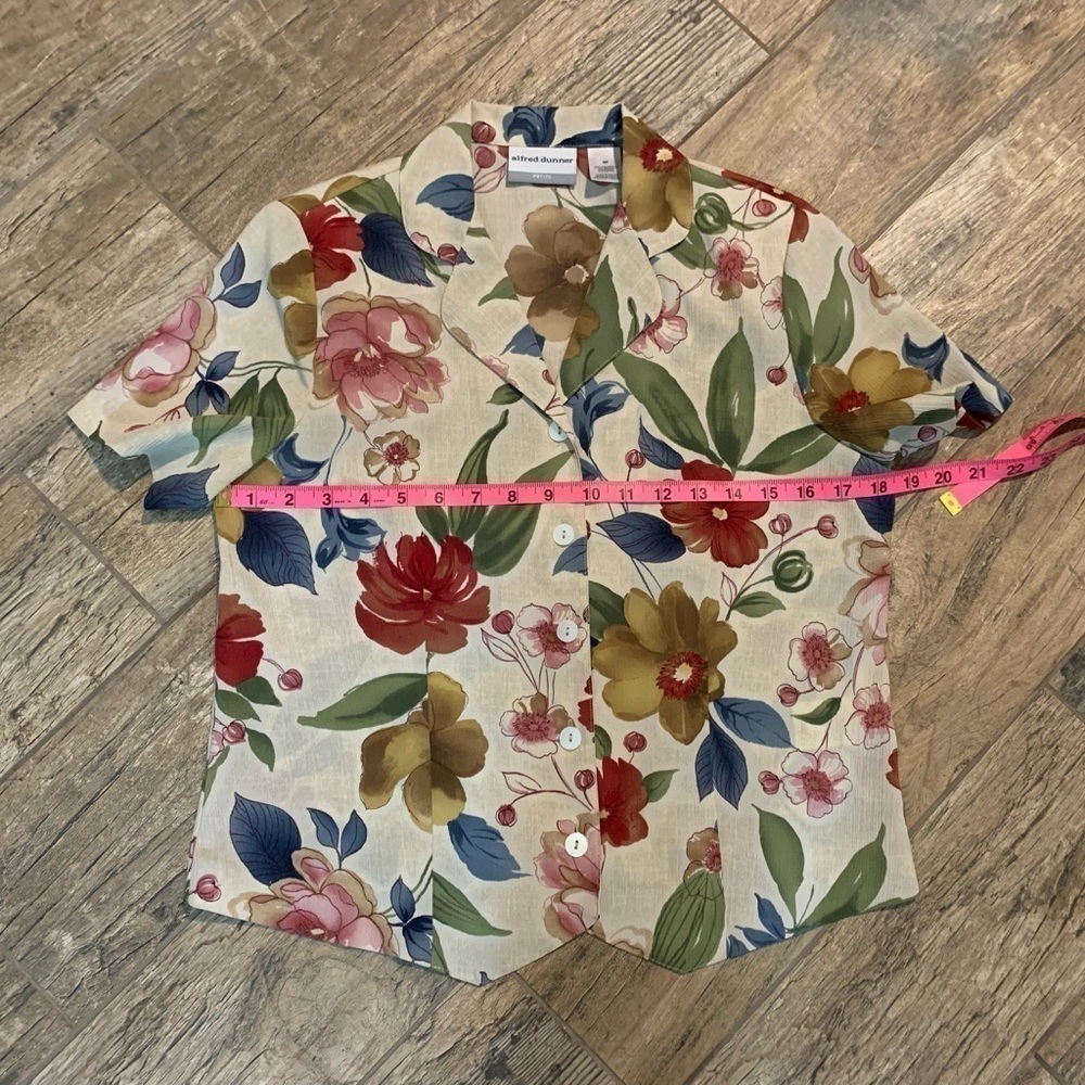 Women’s Alfred Dunner floral button up - Picture 4 of 5